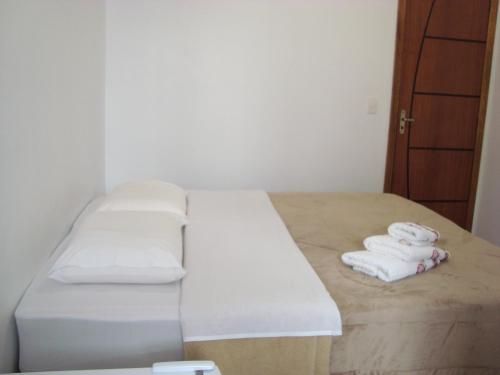 Standard Double Room image 5
