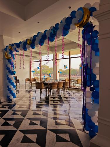 Gauri Gangaa in Birla Ghat