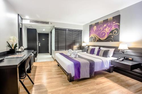 room detail thumbnail 1