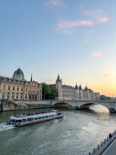 景觀, Bright Bedroom 15 min to Paris Center with 5 mins walk to metro railway RER B in 卡尚