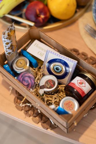 The Mirror Apartment