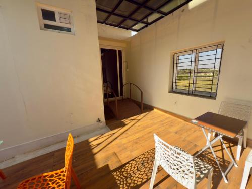POCOYO - BACKPACKERS HOSTEL - Omr in Old Mahabalipuram Road & East Coast Road