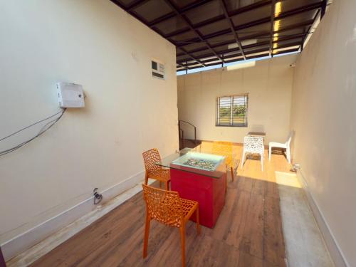 POCOYO - BACKPACKERS HOSTEL - Omr in Old Mahabalipuram Road & East Coast Road