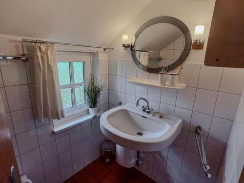 Haus Küstersmatt am Deich - Minsen - image 2