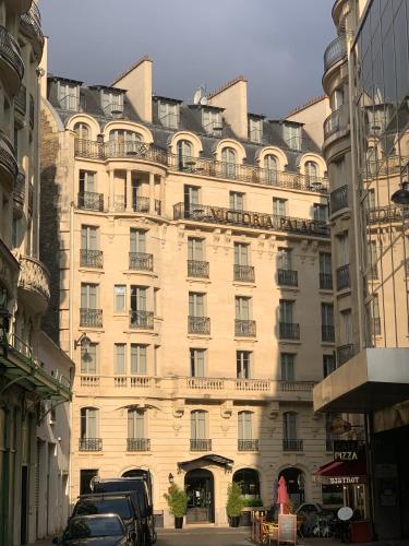 Exterior view, Victoria Palace Hotel Paris in Quartier Saint-Germain-des-Pres - Luxembourg