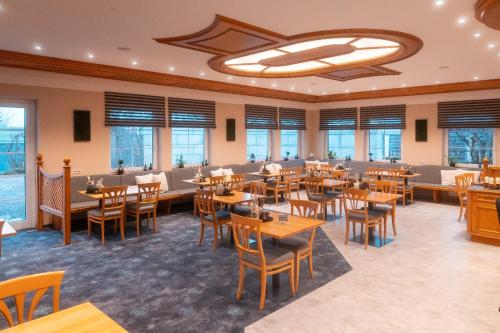 Roots Hotel Restaurant in Gomaringen