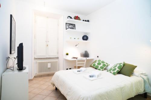 Retro apartment near Tiburtina and Metro B, Roma (foto 3)