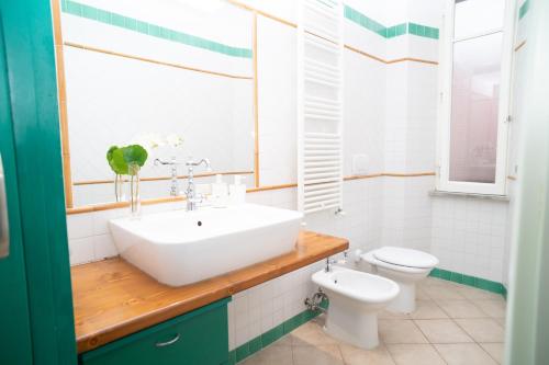 Retro apartment near Tiburtina and Metro B, Roma (foto 4)