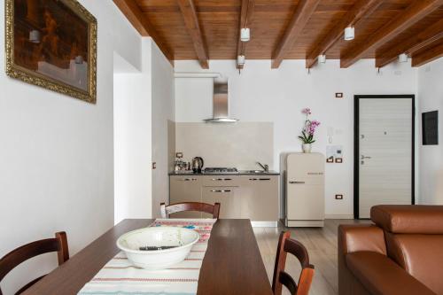 مطبخ, Varenna Apartments by Wonderful Italy in فارينا