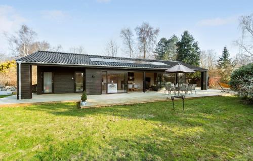 ทัศนียภาพภายนอกโรงแรม, Stunning Home In Dronningmølle in ดรอนนิงเมิลเลอ