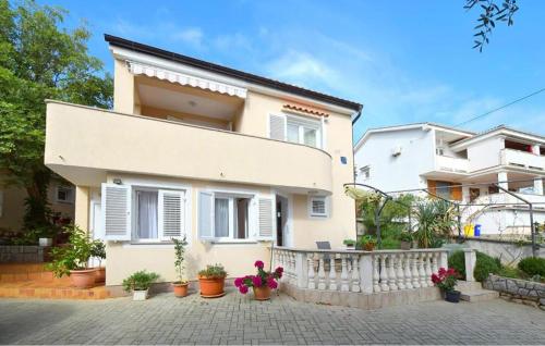 1 Bedroom Amazing Apartment In Cizici