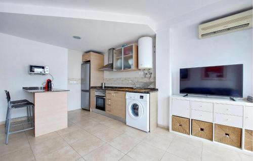 Køkken, 2 Bedroom Stunning Apartment In Moncofa in Moncofar