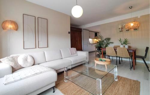 3 Bedroom Nice Home In Stavenisse in Stavenisse