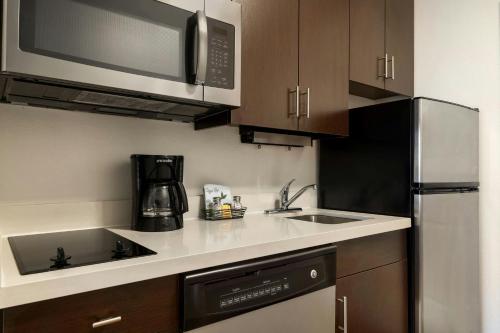 TownePlace Suites by Marriott Alexandria - image 11