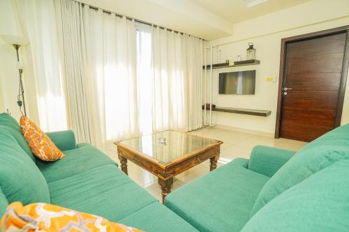 Luxury 1-Bed Apt Ideal for Couples - image 8