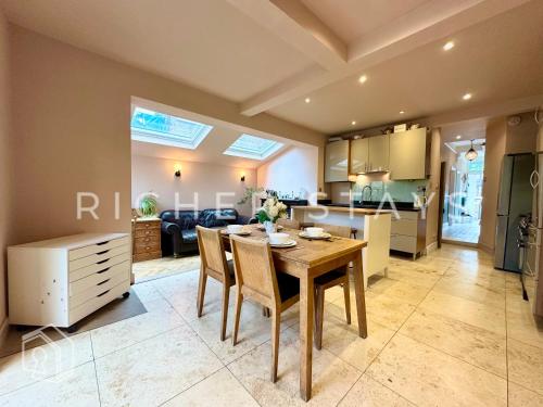 Bohemian Notting Hill Flat, Garden & Amenities, Londra (foto 8)