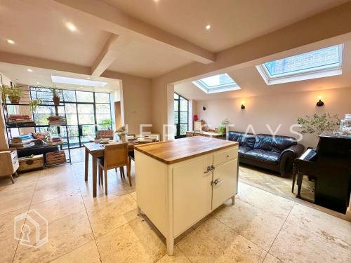 Bohemian Notting Hill Flat, Garden & Amenities, Londra (foto 9)