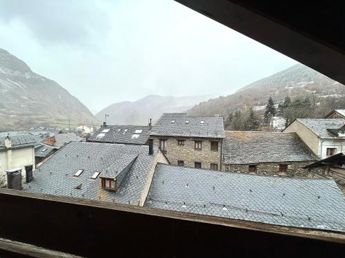 Dúplex amb encant al centre d'Espot by RURAL D'ÀNEU (Duplex amb encant al centre d'Espot by RURAL D'ANEU) in Espot