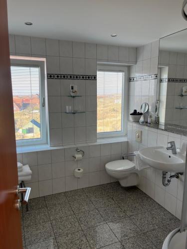 Double Room with Balcony image 10
