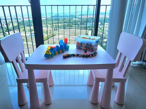 Minimalist Trefoil studio Setia Alam linked bridge to SCCC and SCM for 2-4 pax