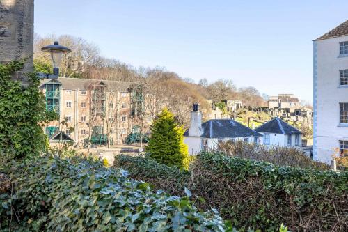 Secluded Brewery Apartment next to the Royal Mile