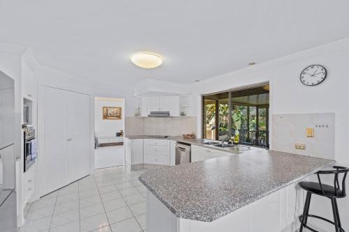 Island Waters Escape in Clear Island Waters