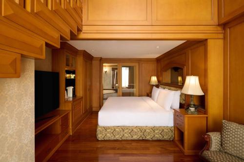 Imperial Palace Seoul Room Type - Deluxe Suite, Duplex - 1 super king size bed 