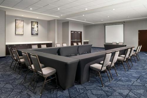Courtyard by Marriott Fayetteville Fort Bragg/Spring Lake - image 8