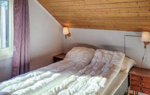 1 Bedroom Amazing Apartment In Stord in Лаєрвік