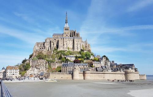 Unterkunft von außen, 4 Bedroom Awesome Home In Courtils in Ducey