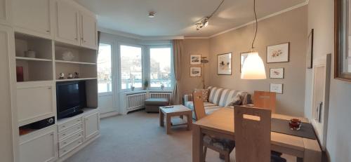 Apartment image 8