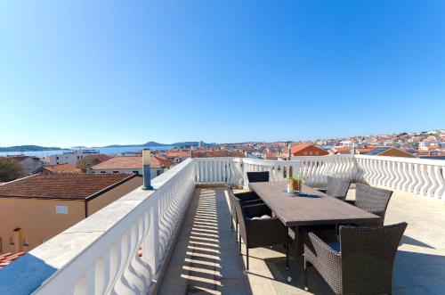 One-Bedroom Apartment with Terrace image 1