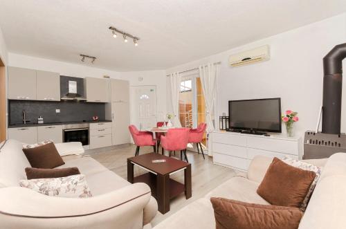 One-Bedroom Apartment - First Floor image 9