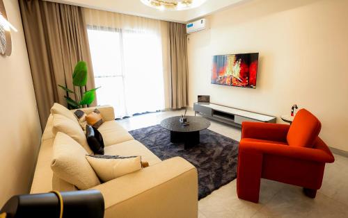 Three-Bedroom Deluxe Apartment image 10
