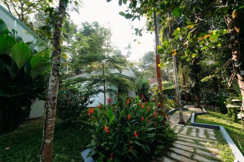 Uitzicht, Le Vista Resort in Nenmeni