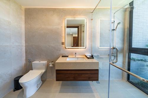 room detail thumbnail 2