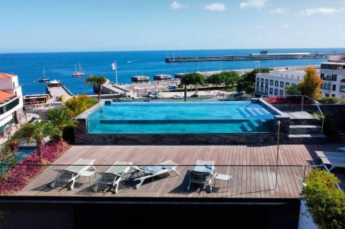 Empire Luxury Suite - Savoy Insular 2