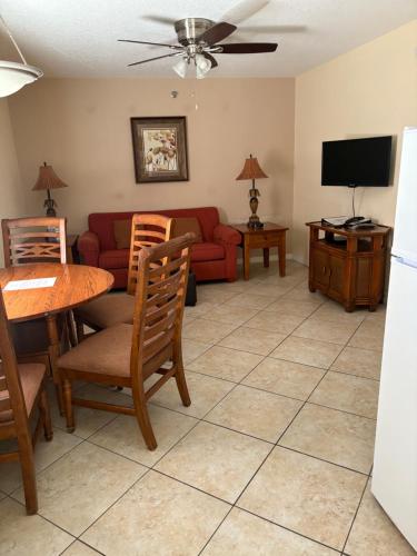 Sand Pebble Resort – Treasure Island, FL