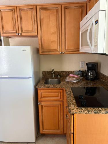 Sand Pebble Resort – Treasure Island, FL