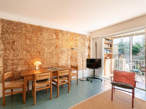 Appartement 3 pièces, 70m² à La Trinité-sur-Mer, vue port, parking inclus - FR-1-477-180 (Appartement 3 pieces, 70m² a La Trinite-sur-Mer, vue port, parking inclus - FR-1-477-180) in กีบรง