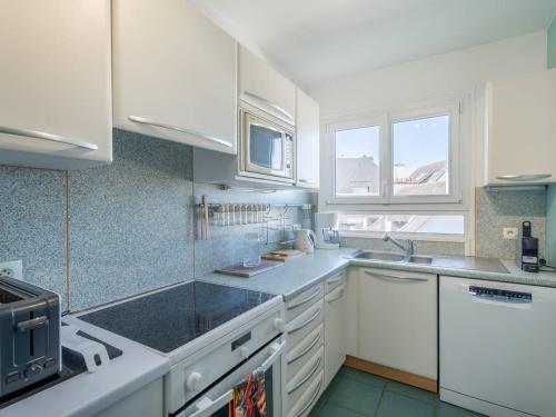 Appartement 3 pièces, 70m² à La Trinité-sur-Mer, vue port, parking inclus - FR-1-477-180 (Appartement 3 pieces, 70m² a La Trinite-sur-Mer, vue port, parking inclus - FR-1-477-180) in กีบรง