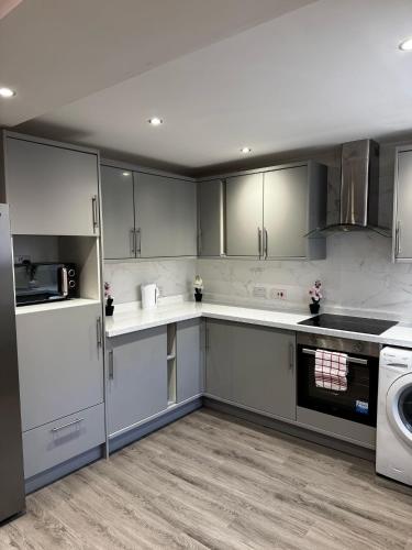 Paramount Luxe Loft- 3 bedrooms, 4 beds cosy home in Lee Chapel North