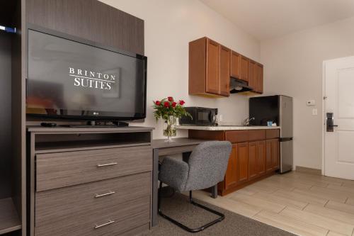 Brinton Suites 3