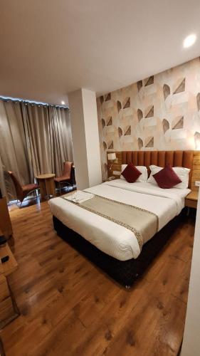 Dechen and palmo – Gangtok, OK