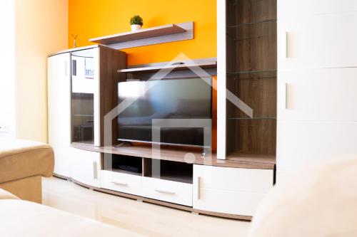 Apartment with Shower image 10