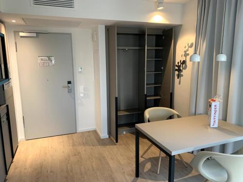 226 Fair Center Galluswarte Main train station