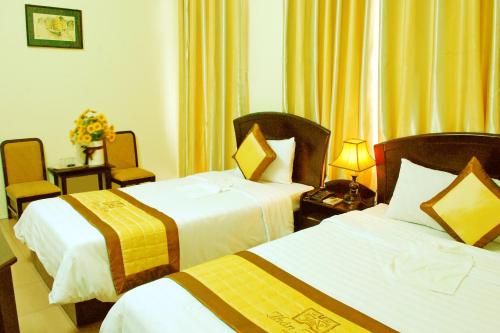 Superior Twin Room image 3