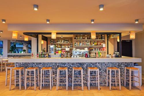 Long Beach Hotel & Resort - image 9