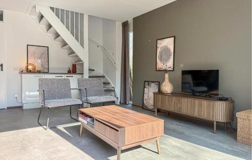 3 Bedroom Stunning Home In Hoeven in Hoeven (North-Brabant)