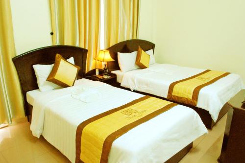 Superior Twin Room image 2